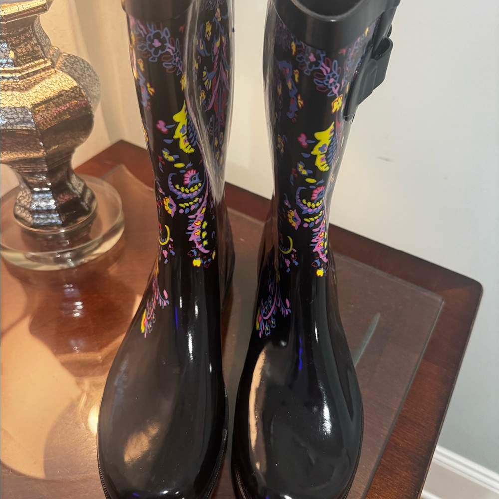 Forever Young Black Floral Rain Boots 8 - Picture 4 of 6